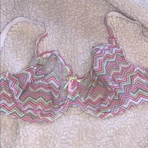 Frey’s Pink and Green Detail Plunge Bra